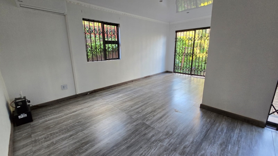 5 Bedroom Property for Sale in Navalsig Free State